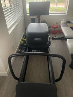Reformer Pilates Machine (FRAME)