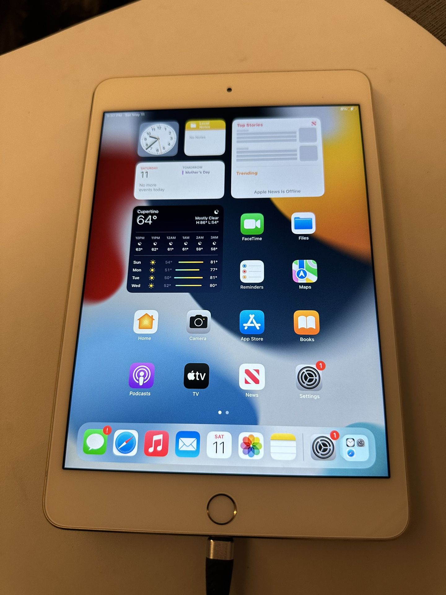 Apple iPad Mini 4 128gb Gold Color WiFi 