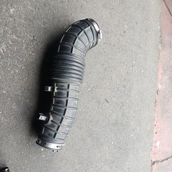 Fresh air tube 06 Dodge 2.7l