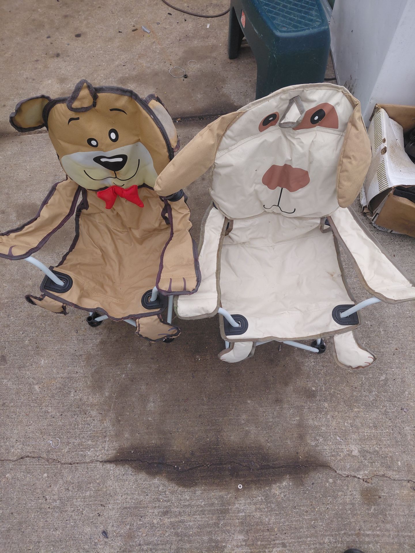 2 kids doggie chairs