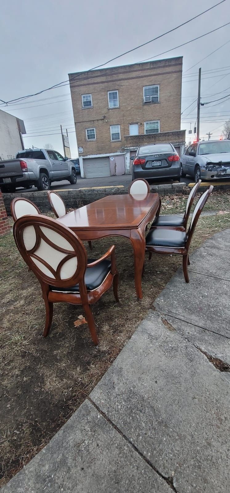 Table With 6 chairs