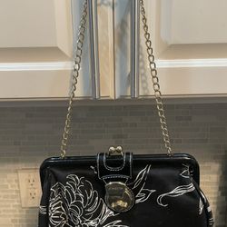 Vintage Liz Claiborne Patent Black Accent White Floral Design Handbag Chain