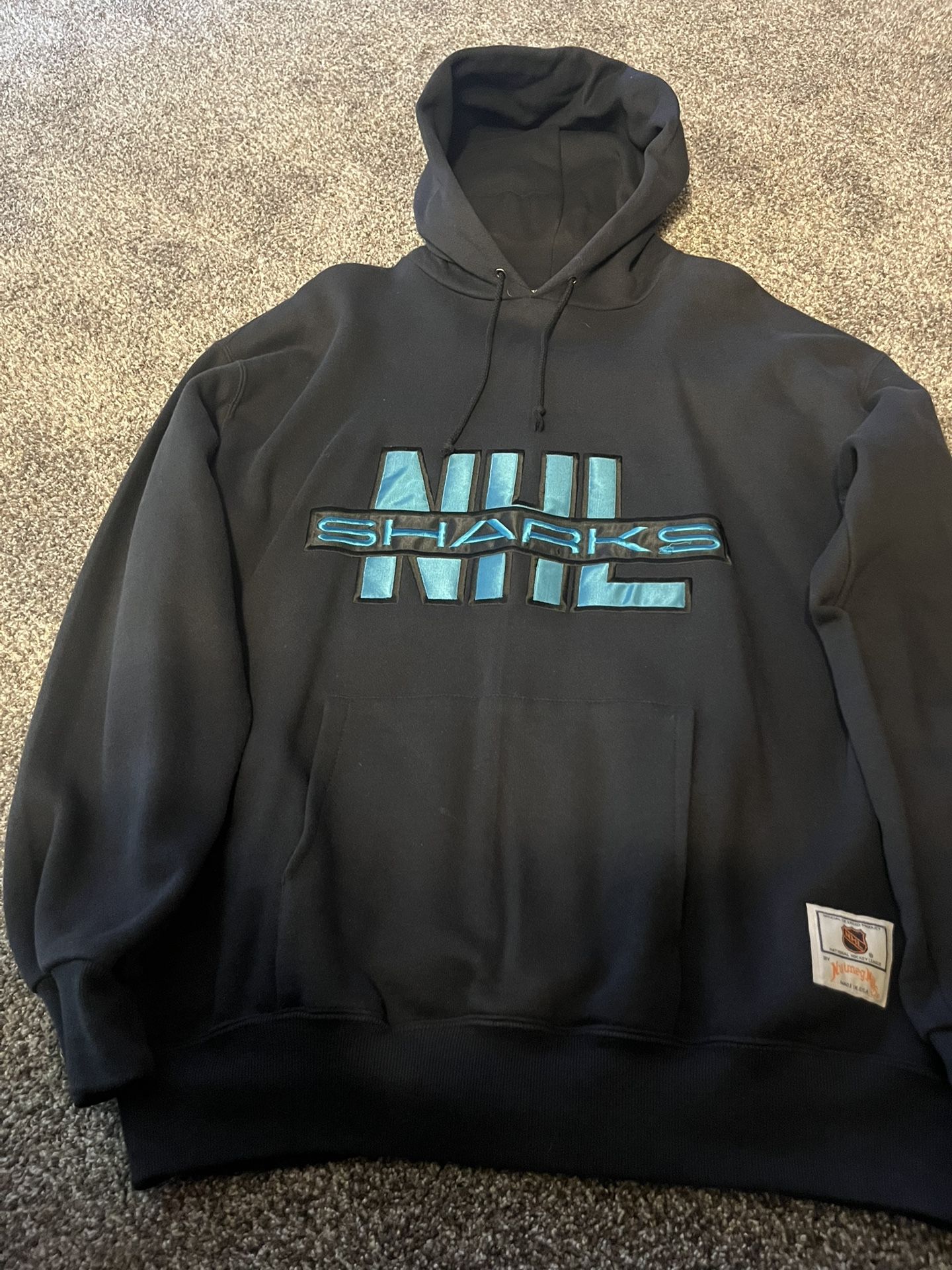 Nutmeg Mills NHL Sharks Hoodie (Lg)