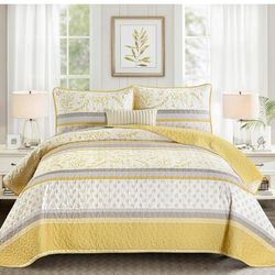 Quilt Set Queen Size, Yellow Grey Boho Striped Patchwork Leaves Printed Bedspread Coverlet Set 3 Pieces Soft Lightweight Microfiber Quilted Bedding Se