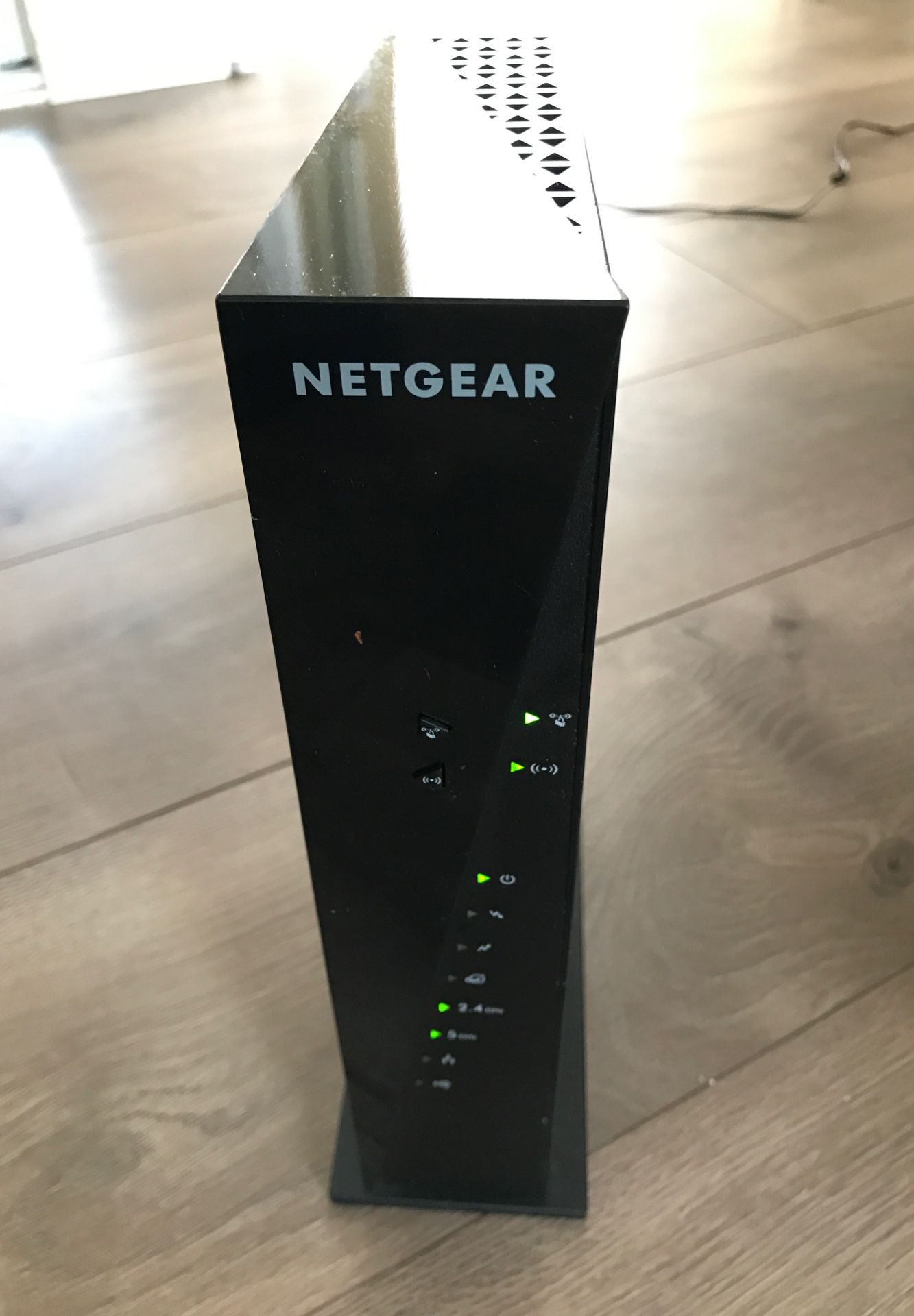 NETGEAR Dual Band AC1750 Router with 16 x 4 DOCSIS 3.0