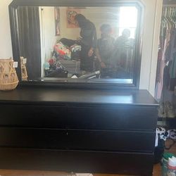 Dresser  With Mirror 