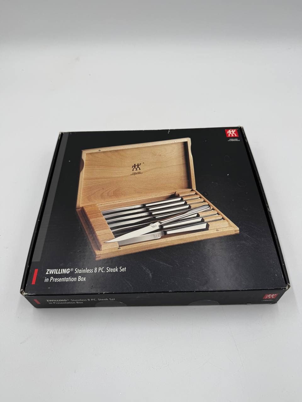 J.A HENCKELS Zwilling Stainless 8-Pc Steak Knife Set & Wood Case 39130-850 New