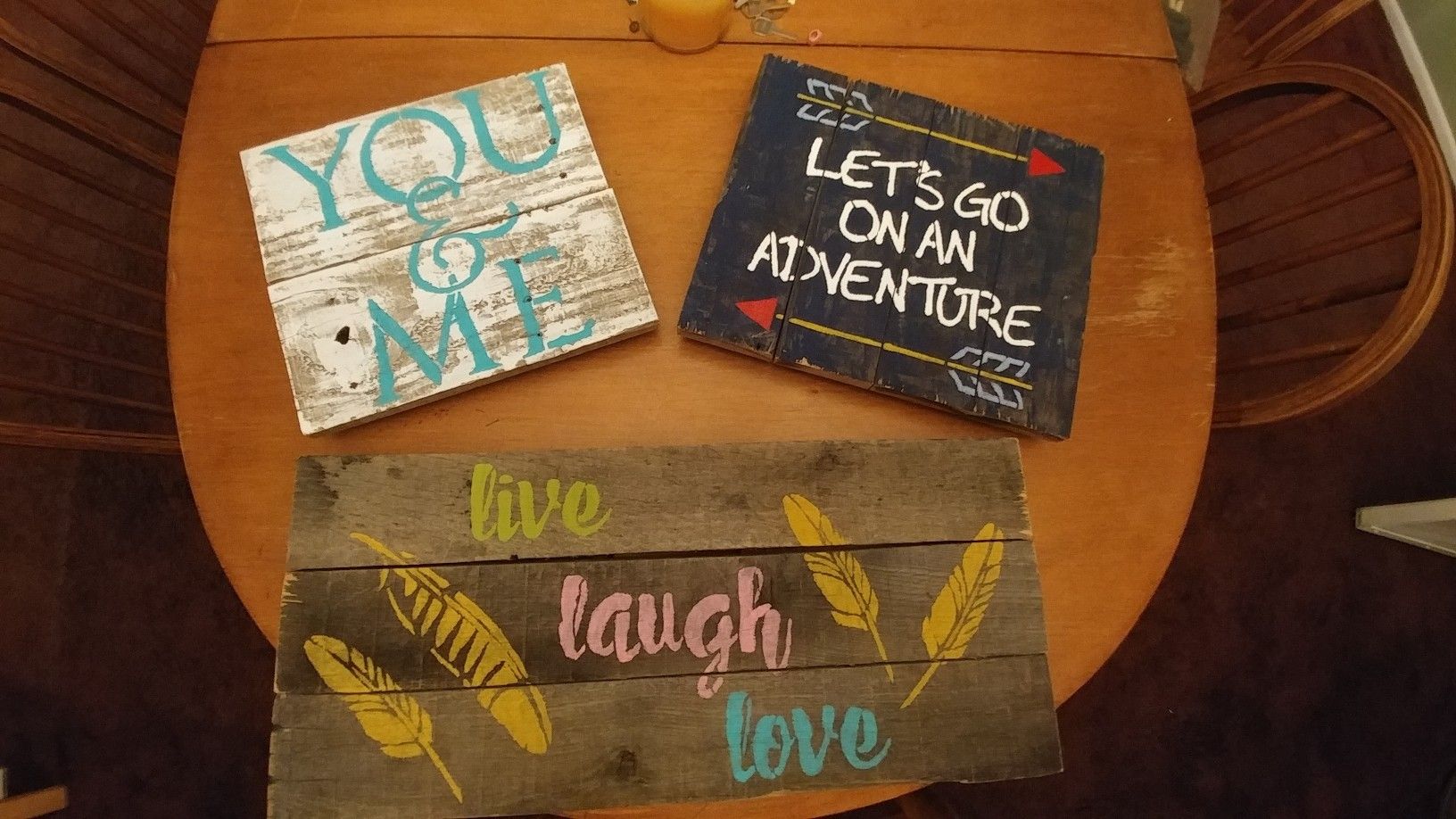 Custom made pallet signs