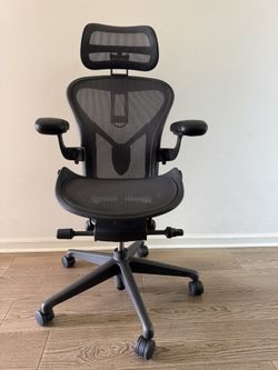 Herman Miller Aeron Remastered Size A Fully Loaded Office Chair ( Headrest Available)
