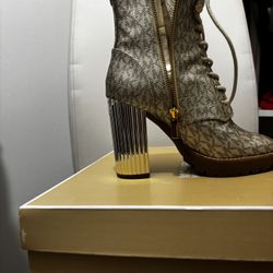 Michael Kors Boots 