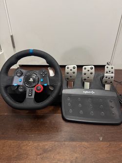 Logitech G29 Driving Force Racing Wheel and Pedals