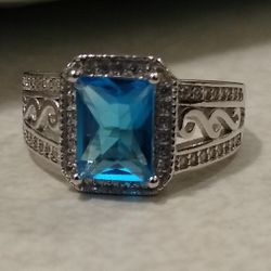 Very Stunning NEW Sterling Silver London Blue 💙 Topaz Ring 💍!