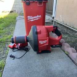 Milwaukee M18 FUEL Plumbing Drain Snake Auger Kit with w/ CABLE DRIVE & 5/16 in. x 35 ft. Cable