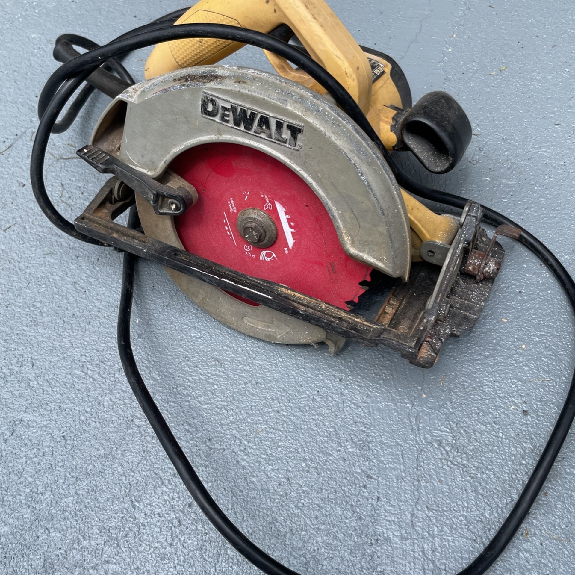 Dewalt Saw
