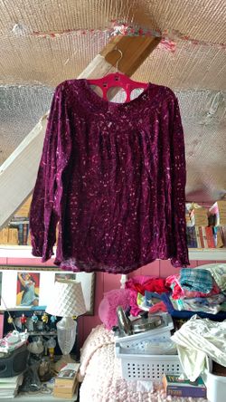 Woman’s Top (size XL 16-18)