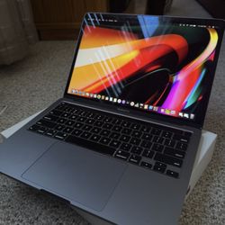 MacBook Pro 13” (2017 Touch Bar) – Works Great 