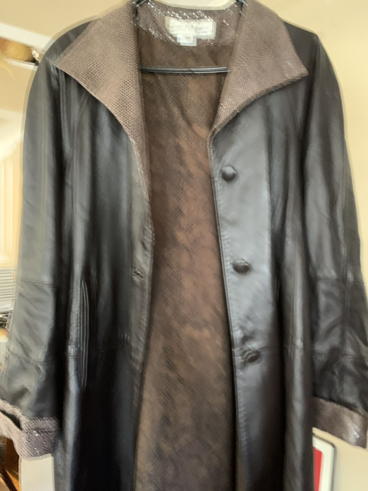 BRAND NEW Ladies MEDIUM SIZE LEATHER JACKET DERO BY ROCCO D AMEILO NEW YORK $125.00