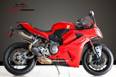 2025 Ducati Panigale V2