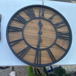 VINTAGE Lafayette NFL Green Bay Packers LARGE 1979 WALL CLOCK RARE 19 x 19  x 2.5 for Sale in Carpentersvle, IL - OfferUp