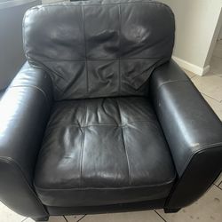 Single Leather Couch 