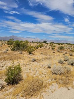 DIMENCION 2.45 ACRE LAND IDEAL TO MANUFACTURE YOU DREAM HOUSE RANCH ETC parcel is in RIDGECREST CA China Lake Acres, Kern County. Land has Estate Resi
