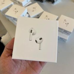 Air Pods 4s