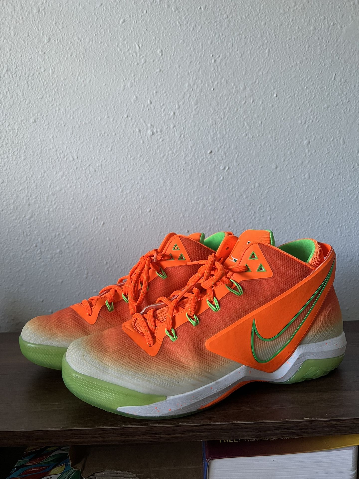UM Hurricane Nike shoes, size 10
