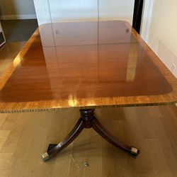 Stunning Drexel Banded Mahogany Double Pedestal Dining Table 