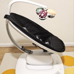 4moms MamaRoo Baby Swing – Great Condition