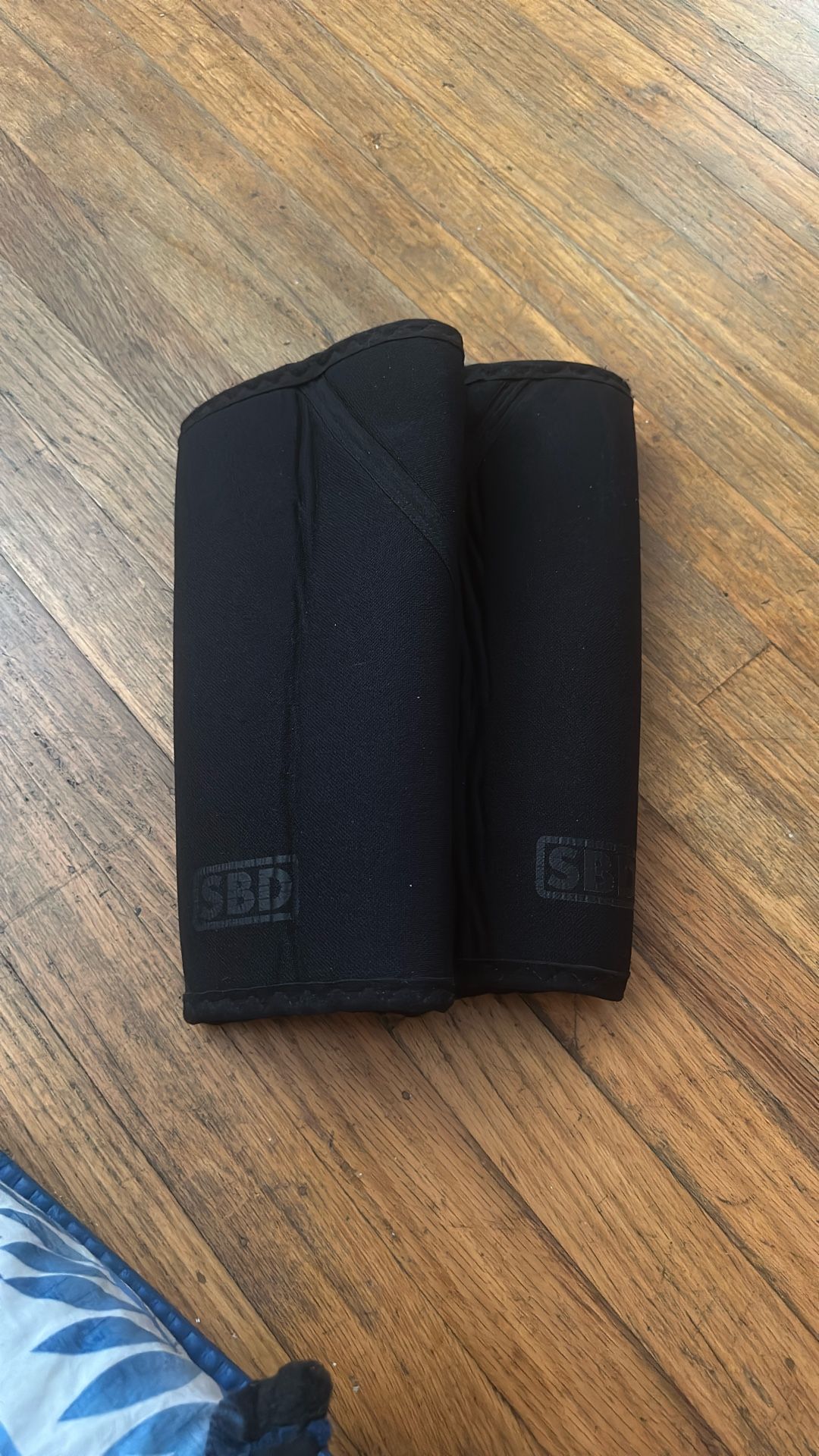 Black SBD Knee Sleeves