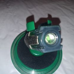 MARVELS GREEN LANTERN RING IN  COLLECTORS DISPLAY CASE! only 60? BettA Hurry