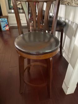 3 bar stools - rarely used