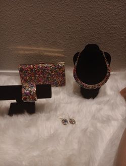 Clutch With Jewelry Set