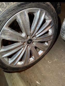 2020 Ford Explorer / Mustang wheels and tires