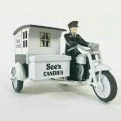 Awesome SEE'S CANDY TOY 6" MOTORCYCLE WITH SIDECAR AND DRIVER FIGURE Nice!