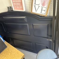 Queen Bed w/Frame