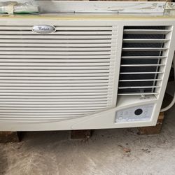 Whirlpool - 24000 BTU Window Air Conditioner
