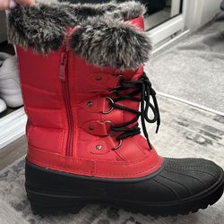 Snow boots