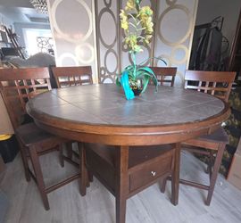 diningroom table