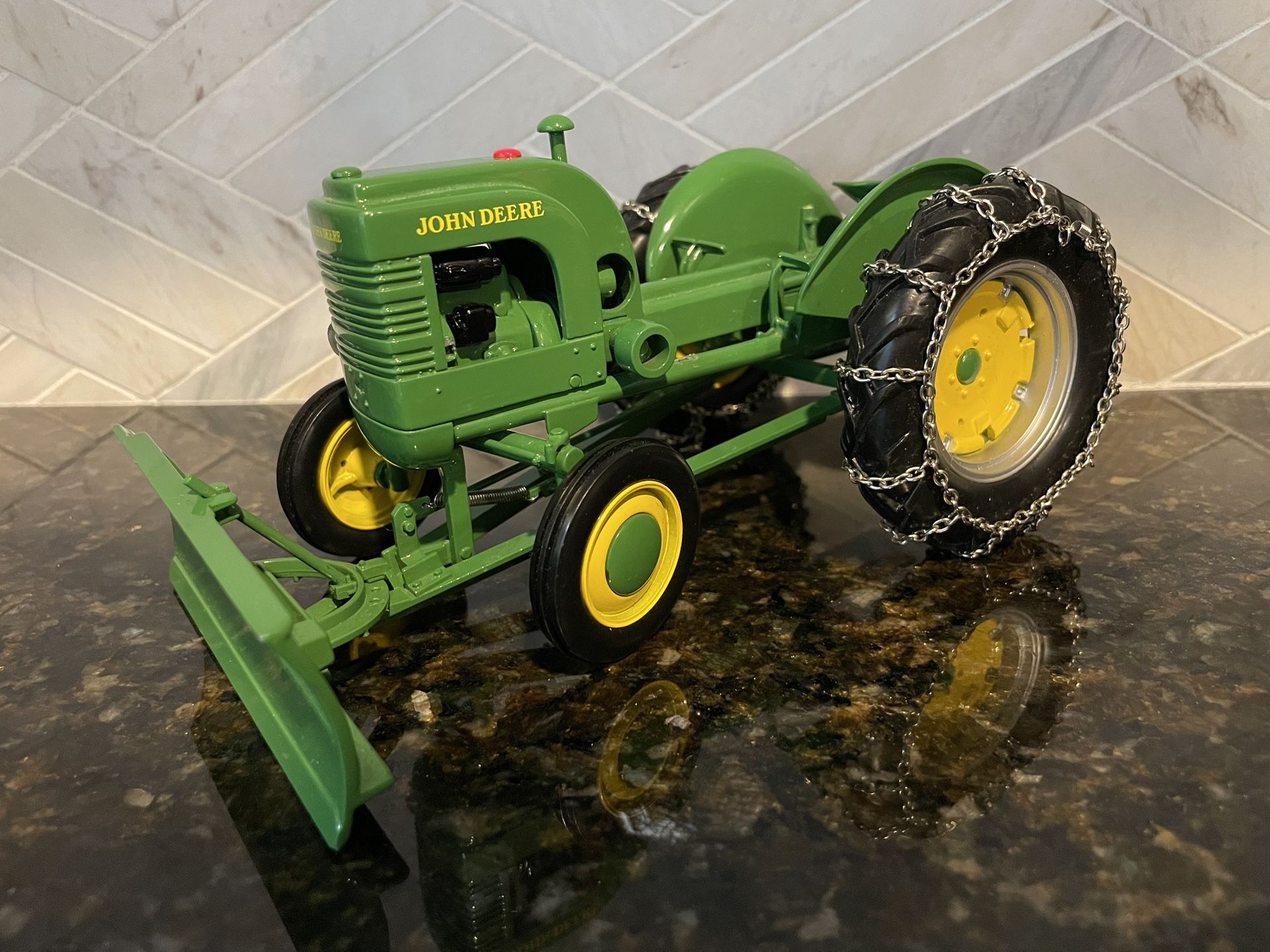John Deere 1/16 Diecast Tractor Replica by SpecCast - LA w/Chains And Snow Blade