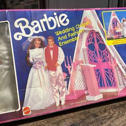 Barbie Wedding Chapel And Fashion Ensemble 