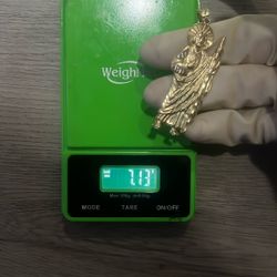 Saint Pendant 7.11 grams 