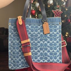 Coach Field Tote In Signature Denim