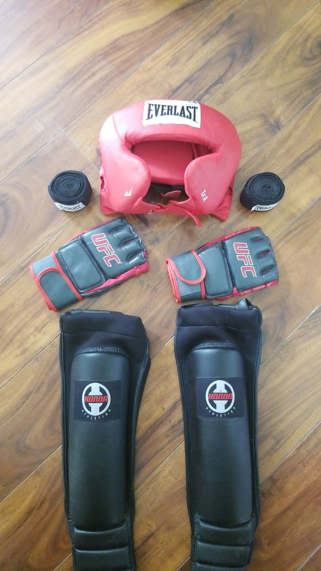 muay thai guards gloves and wraps