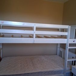 Twin Bunk Bed 