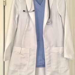Women’s Doctor’s / Nurse Scrubs Uniform / Costume