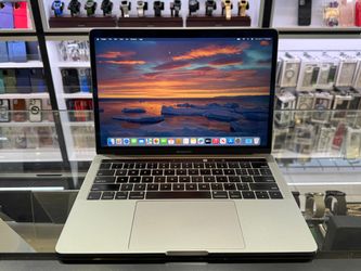 MacBook Pro 2019 i5 8GB 512GB