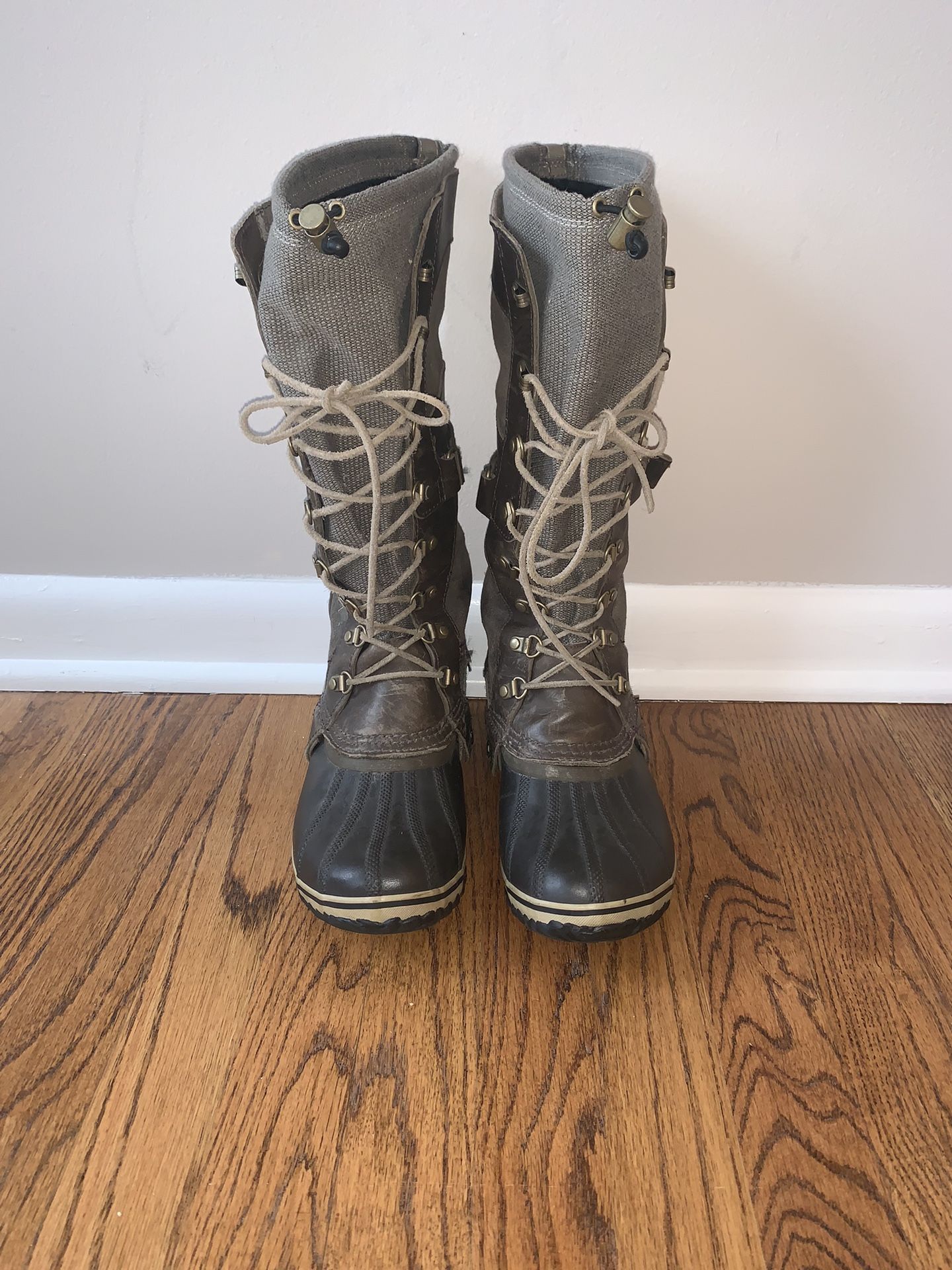 Sorel | Carly Conquest Boots. Worn once. 