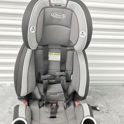 Graco Car Seat 4 Ever Rear Facing 4-40 Lbs /foward 25/65 Lbs Manufactured 2015