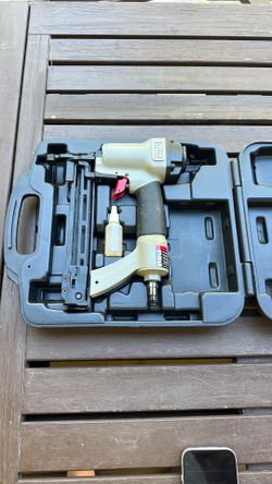 Porter-Cable NS100A Pneumatic Stapler + Staples